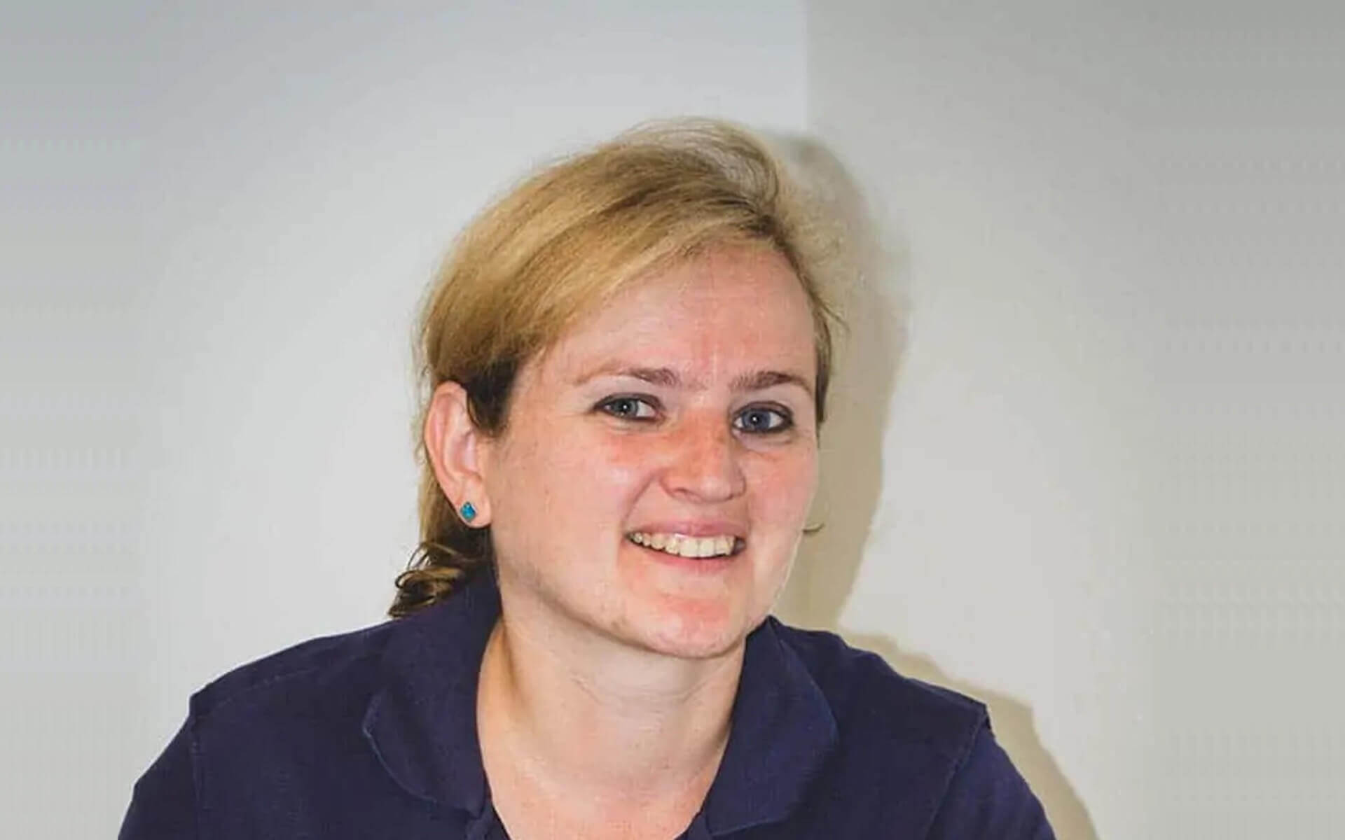 Dr. med. Veerle De Brauwer lächelt freundlich in der Privatklinik Ritzensee.